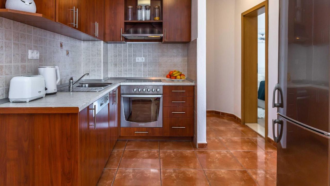 Apartments Lana Макарска Экстерьер фото